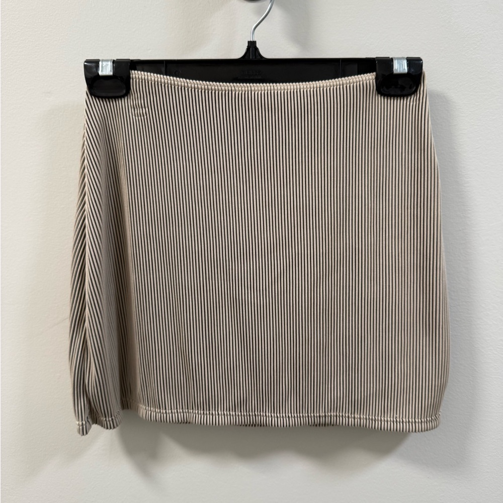 SHEIN Cream Ribbed Mini Skirt - Picture 2 of 5